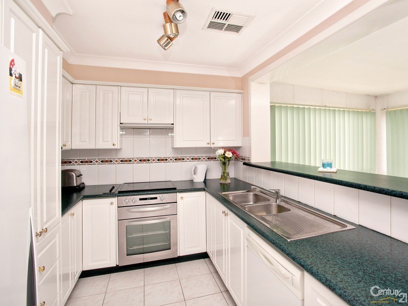 33 Winnipeg St, Seven Hills NSW 2147