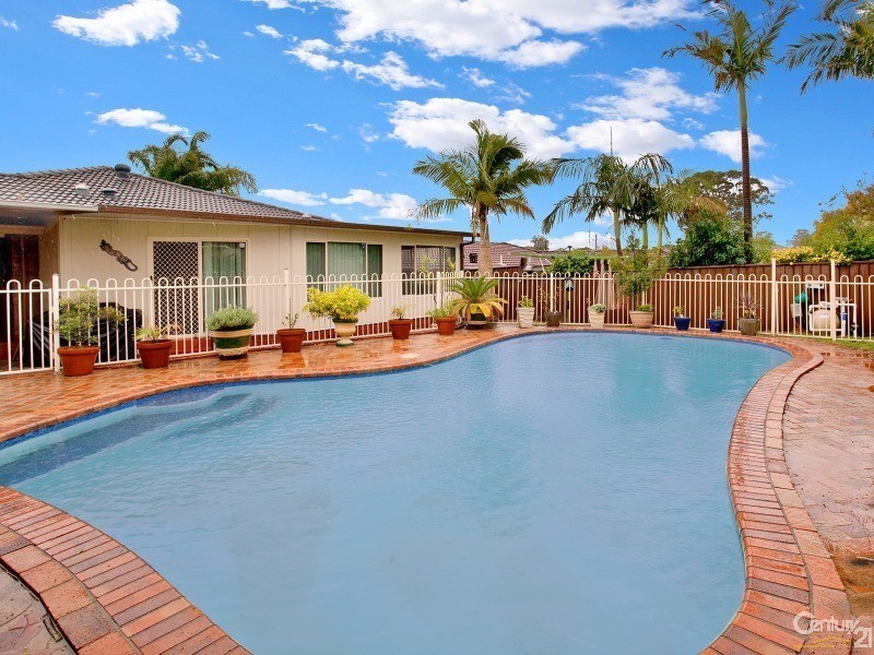 33 Winnipeg St, Seven Hills NSW 2147