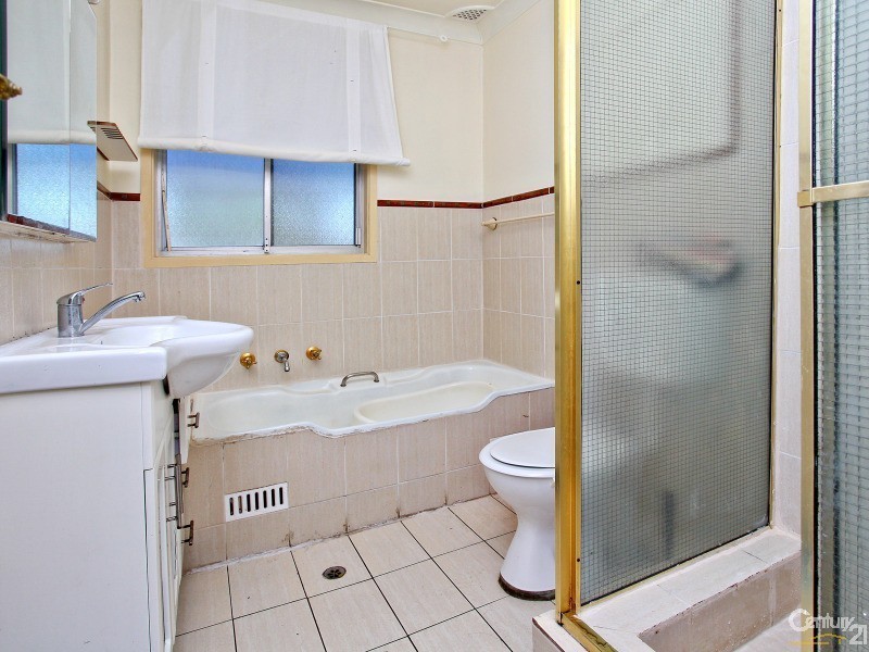 8 Raphael Place, Old Toongabbie NSW 2146