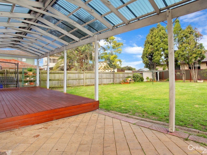 8 Raphael Place, Old Toongabbie NSW 2146