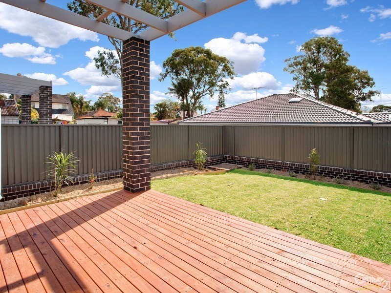 98A Oramzi Road, Girraween NSW 2145