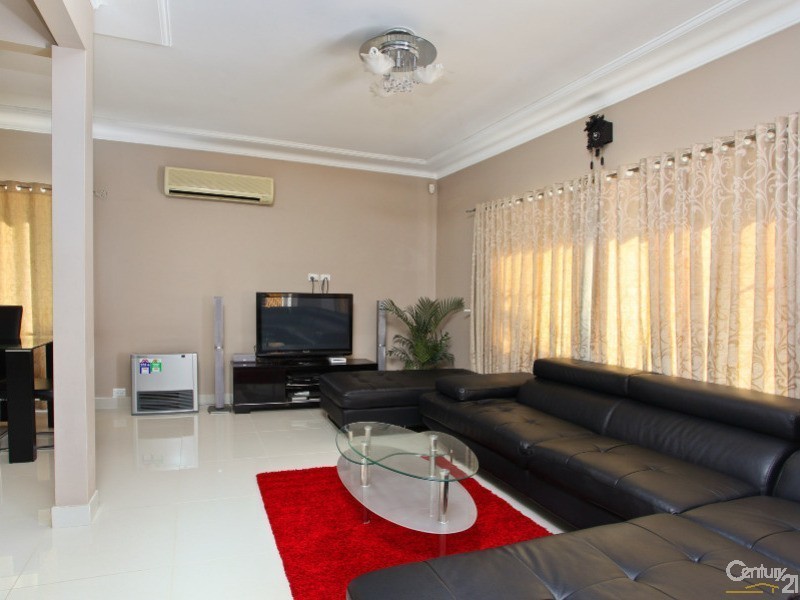 14 Hilltop Ave, Blacktown NSW 2148