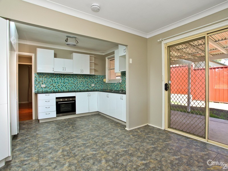 233 Vardys Rd, Seven Hills NSW 2147