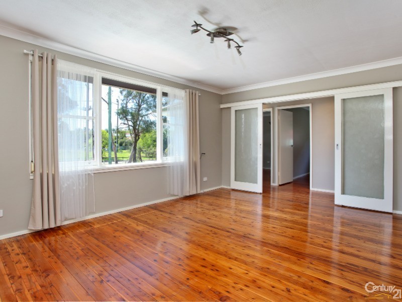 233 Vardys Rd, Seven Hills NSW 2147