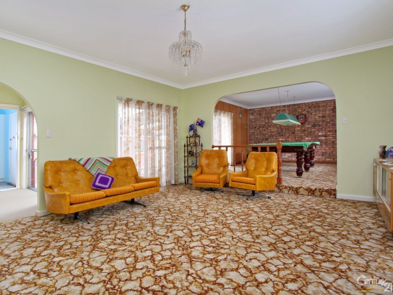22 Williamson Ave, Seven Hills NSW 2147