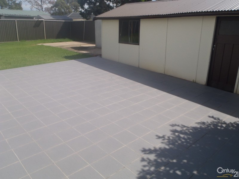 12 Mountfort Ave, Lalor Park NSW 2147