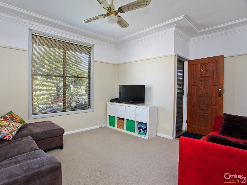 59 Dawn Dr, Seven Hills NSW 2147