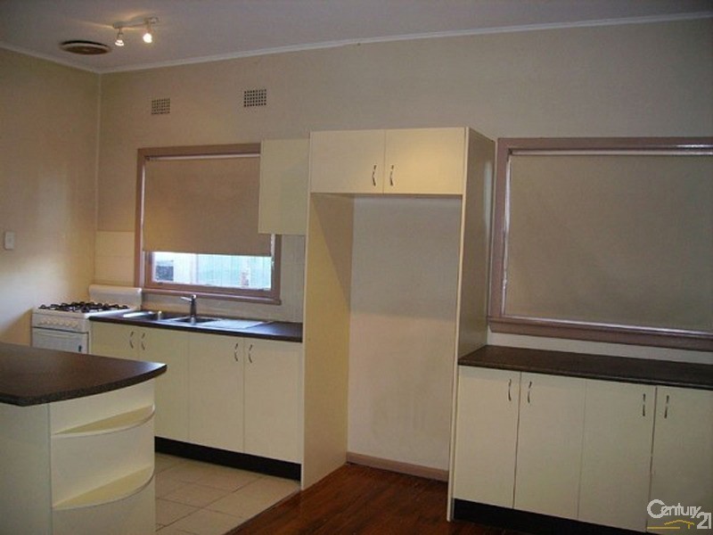 57 Lucas Rd, Seven Hills NSW 2147