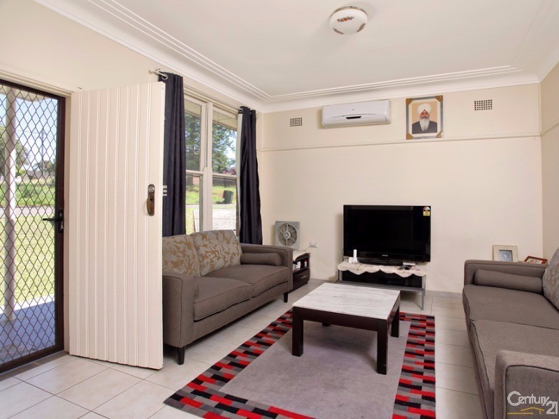 34  Noakes Parade, Lalor Park NSW 2147