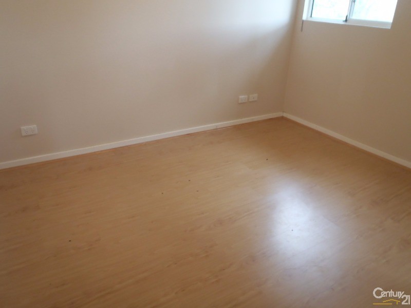 8A Iwunda Rd, Lalor Park NSW 2147