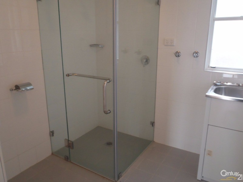 8A Iwunda Rd, Lalor Park NSW 2147