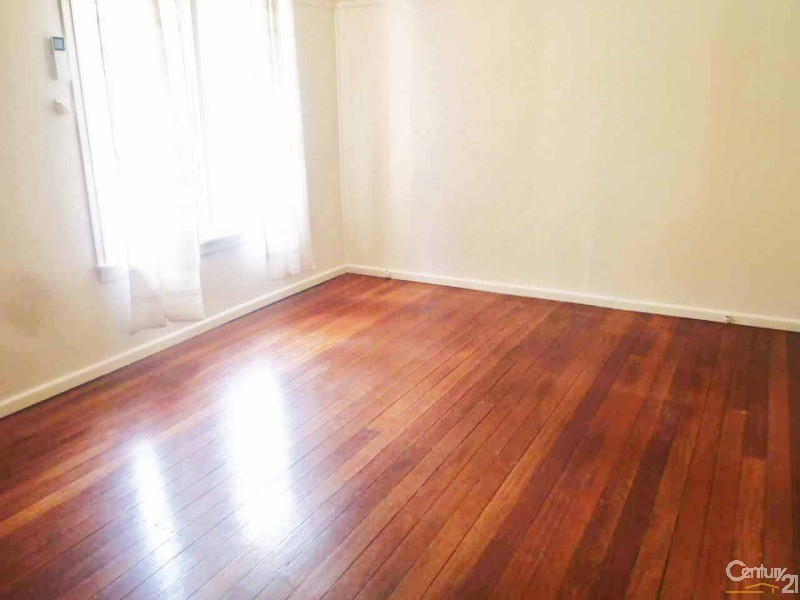 6  Noakes Pde, Lalor Park NSW 2147