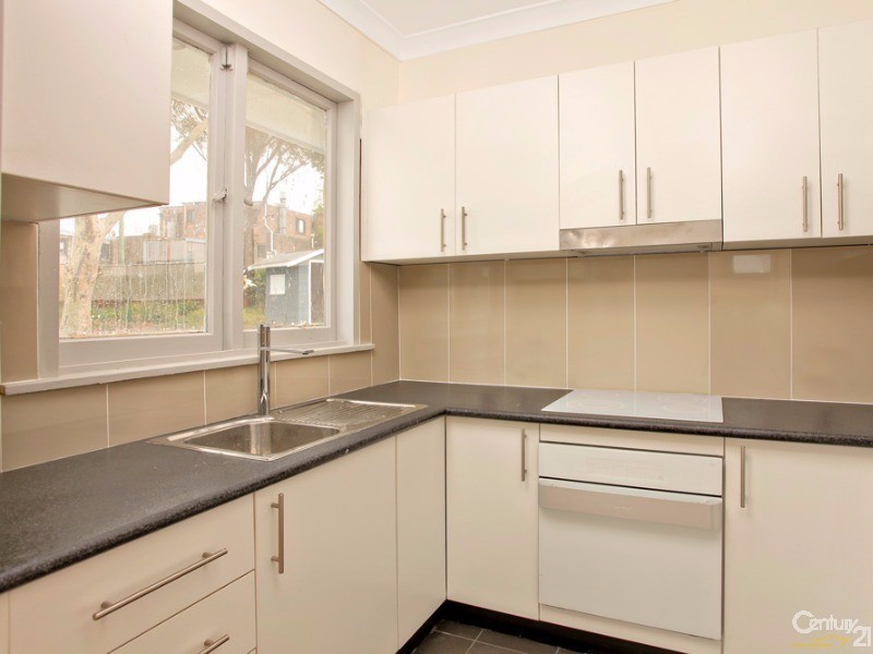 8 Eyre Street, Lalor Park NSW 2147