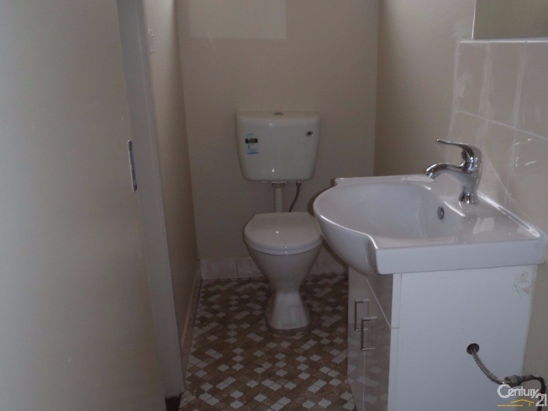 60 Bogalara Road, Old Toongabbie NSW 2146