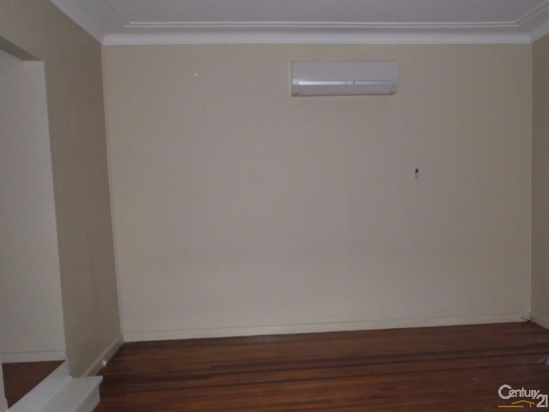 60 Bogalara Road, Old Toongabbie NSW 2146