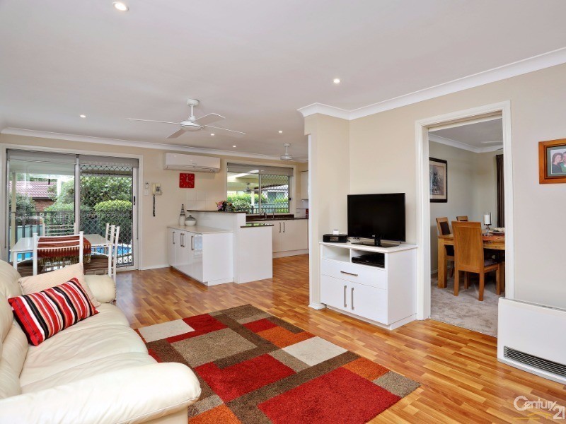 15 Hugh Place, Kings Langley NSW 2147