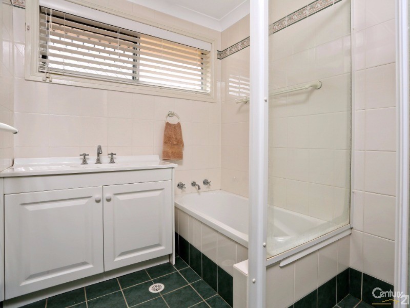 15 Hugh Place, Kings Langley NSW 2147
