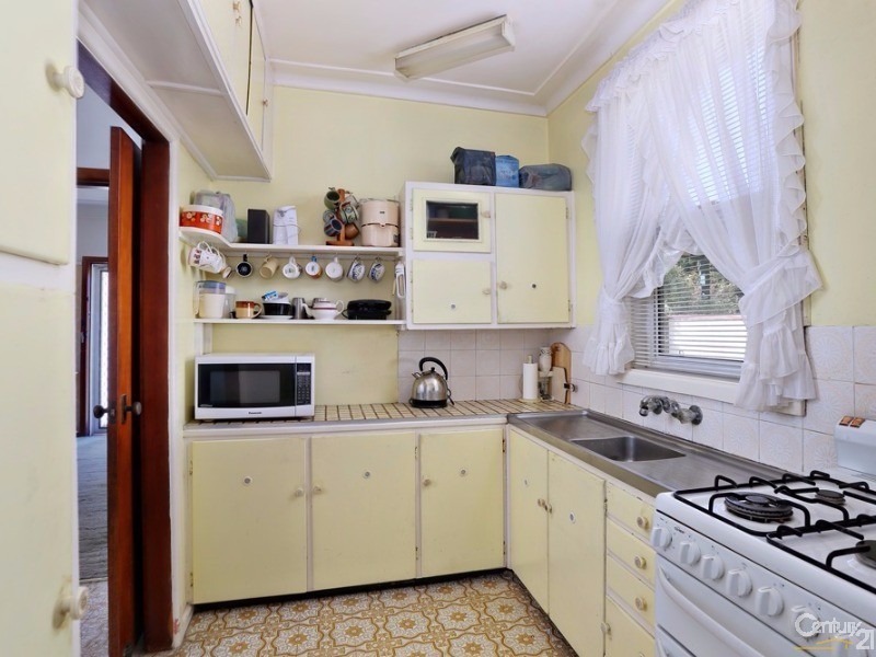 15 Vardys Road, Lalor Park NSW 2147