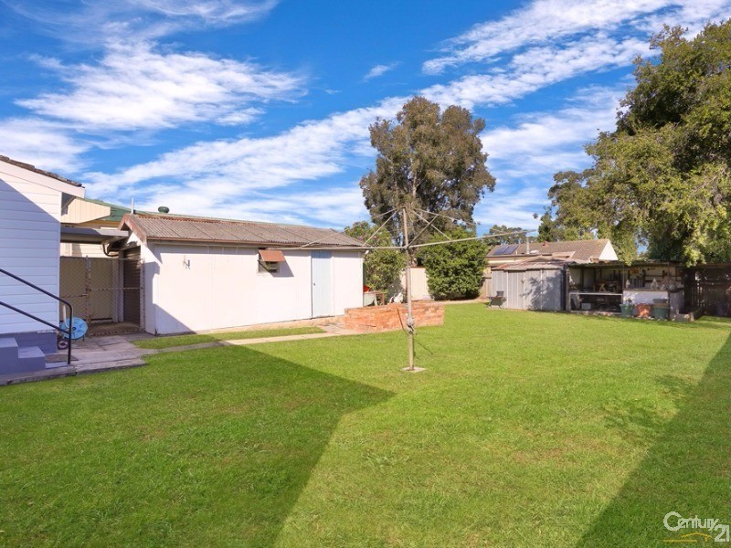 15 Vardys Road, Lalor Park NSW 2147
