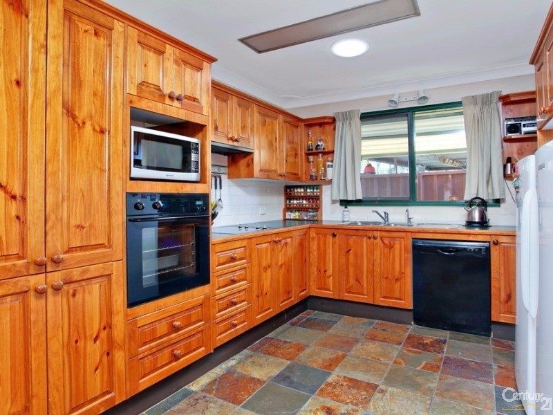 17 Vancouver Avenue, Toongabbie NSW 2146