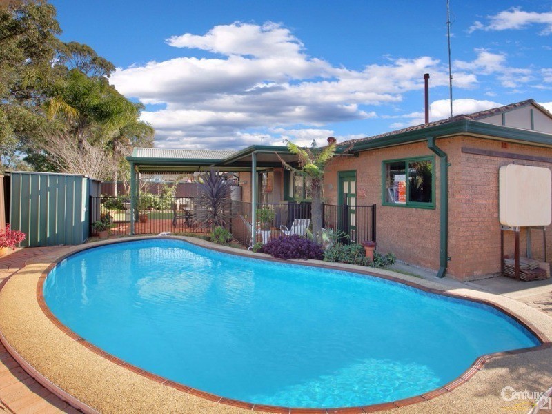 17 Vancouver Avenue, Toongabbie NSW 2146