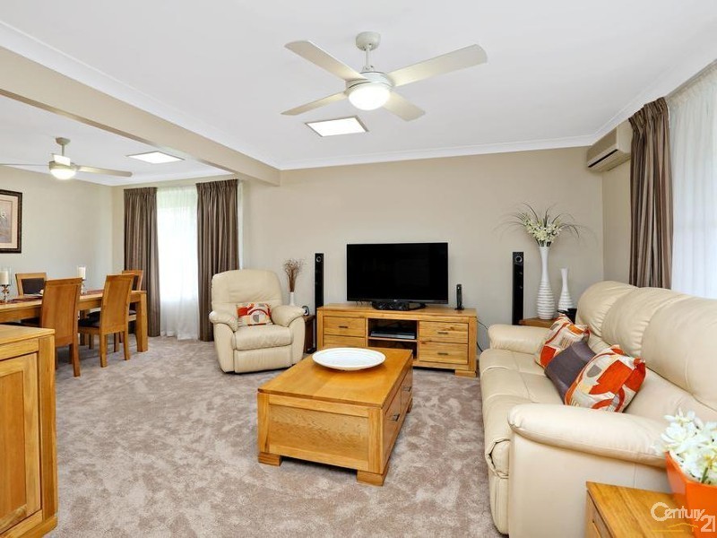 15 Hugh Place, Kings Langley NSW 2147