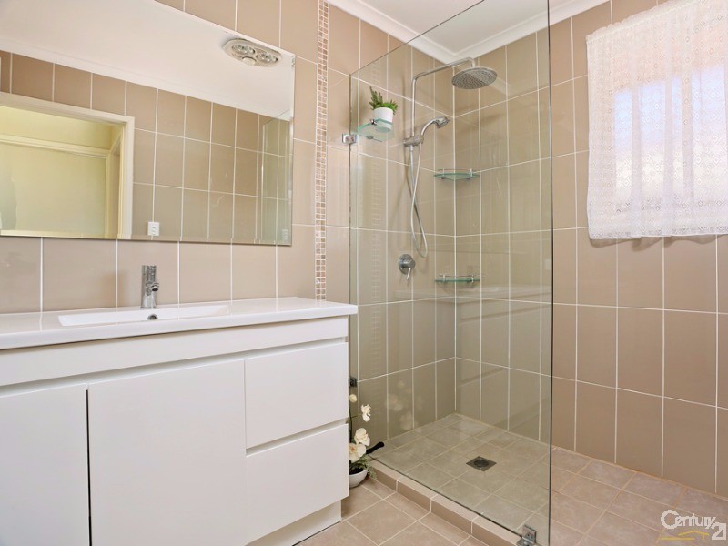 24 Heather Street, Girraween NSW 2145