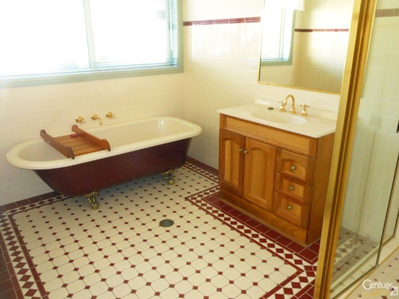 1 Olive Lee Street, Quakers Hill NSW 2763