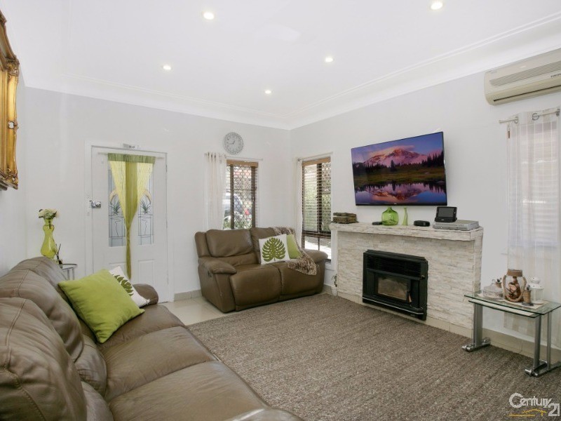 135 Lucas Road, Lalor Park NSW 2147