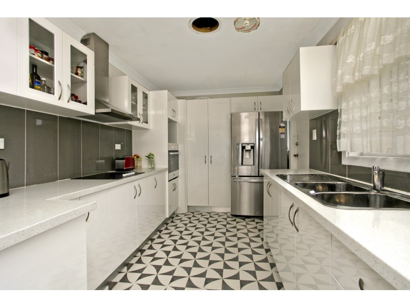 29 Mariana Crescent, Lethbridge Park NSW 2770