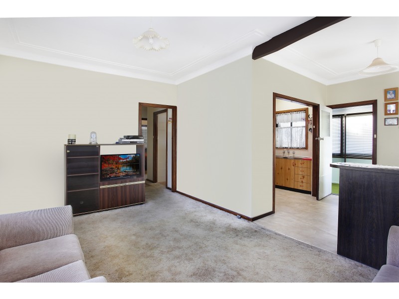 8 Marnpar Road, Seven Hills NSW 2147