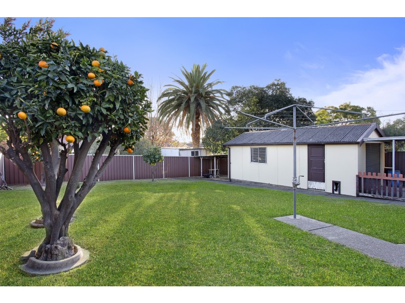 8 Marnpar Road, Seven Hills NSW 2147