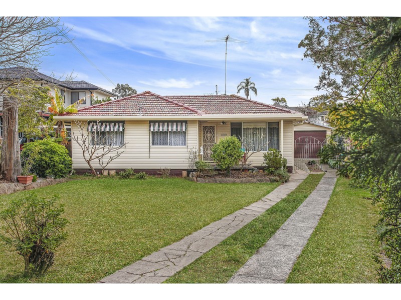 24 Nevis Crescent, Seven Hills NSW 2147