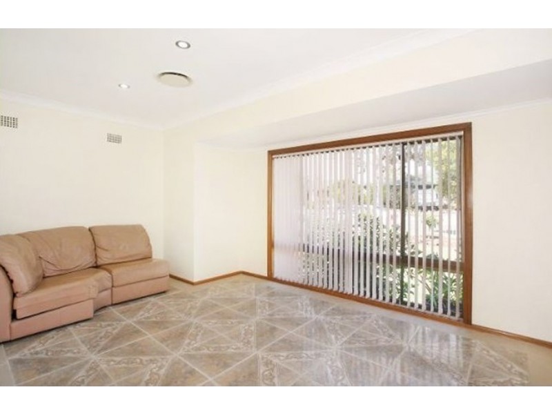 15 Ronald St, Blacktown NSW 2148