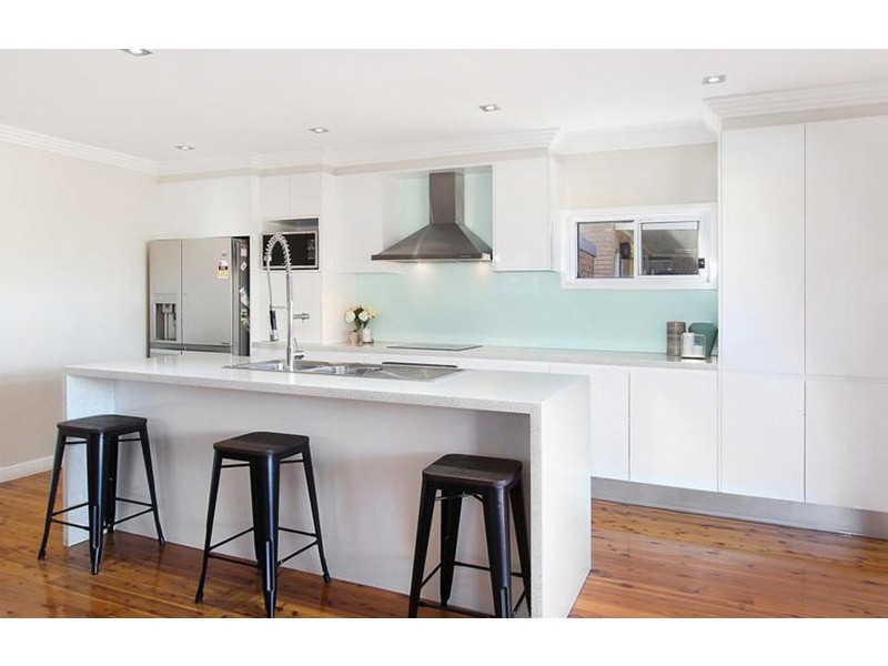 18 Gipps Road, Greystanes NSW 2145