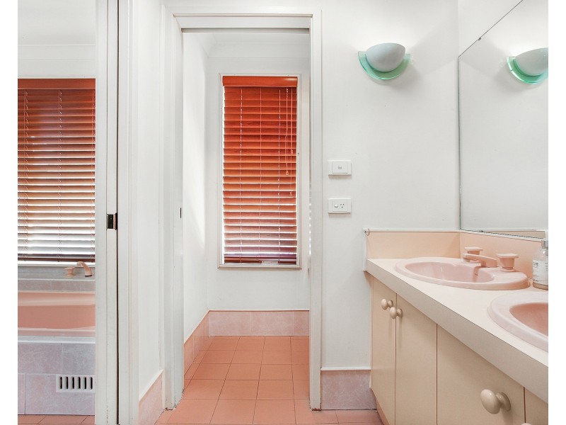 24 Chapel Circuit, Prospect NSW 2148