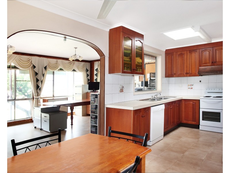 18 Highlands Crescent, Blacktown NSW 2148