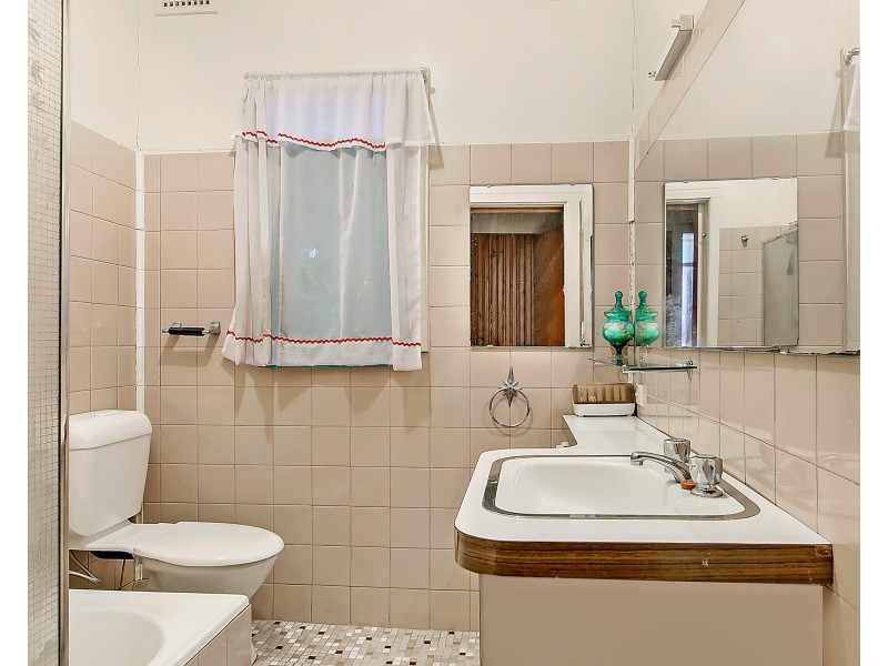 16 Hilltop Avenue, Blacktown NSW 2148