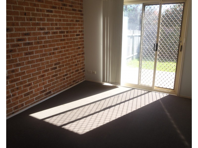 2/89 Pagoda Cr, Quakers Hill NSW 2763