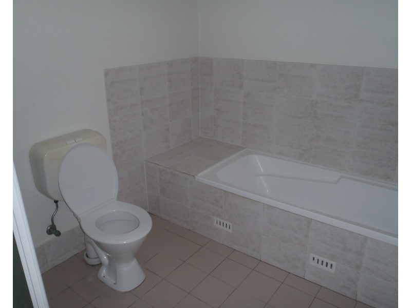 2/89 Pagoda Cr, Quakers Hill NSW 2763