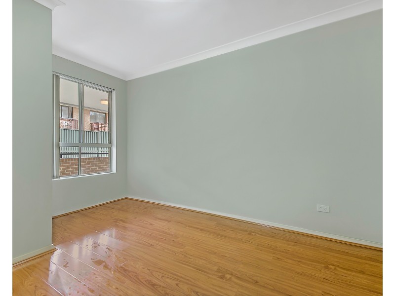 2/2-4 Fifth Avenue, Blacktown NSW 2148