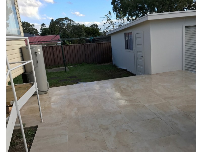 27  Danny Road, Lalor Park NSW 2147