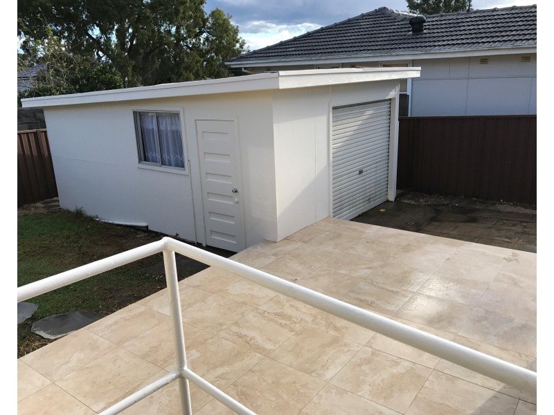 27  Danny Road, Lalor Park NSW 2147