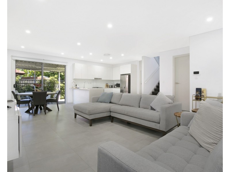 8a Noakes Parade, Lalor Park NSW 2147