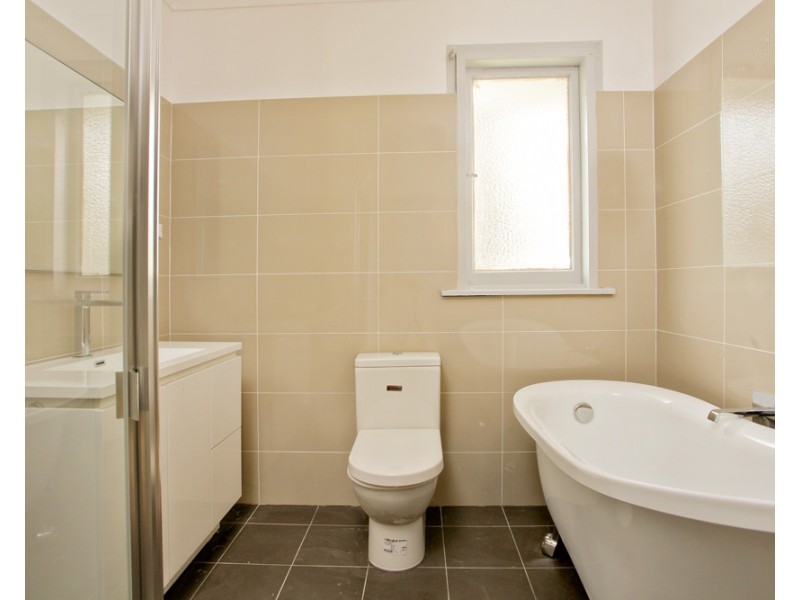 8  Eyre St, Lalor Park NSW 2147