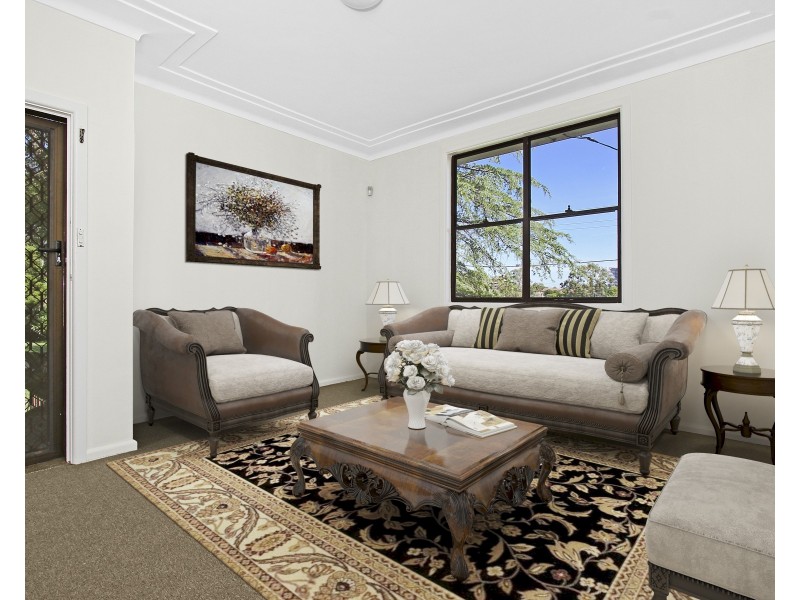 27 Dawn Drive, Seven Hills NSW 2147