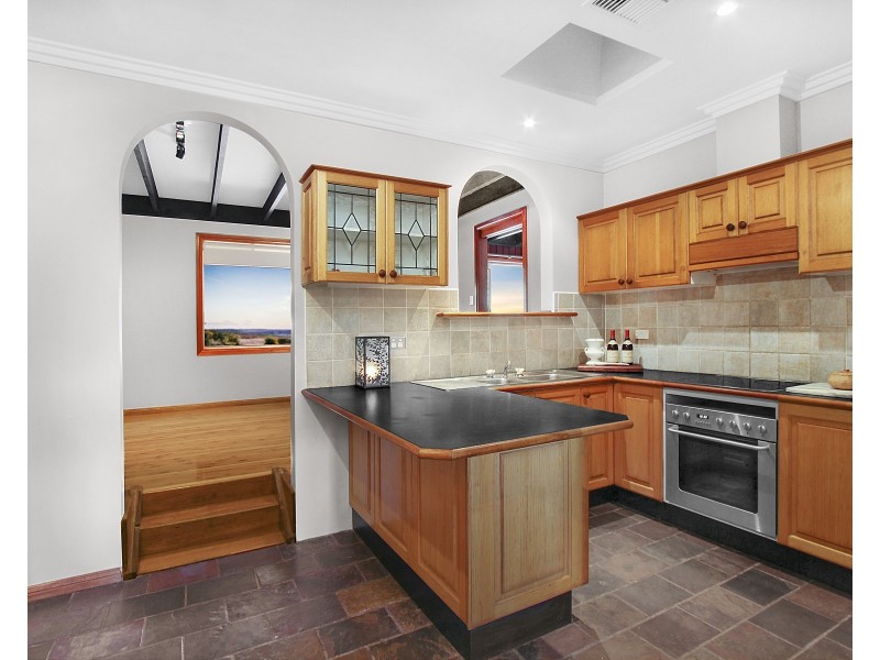 11 Charlton Road, Lalor Park NSW 2147