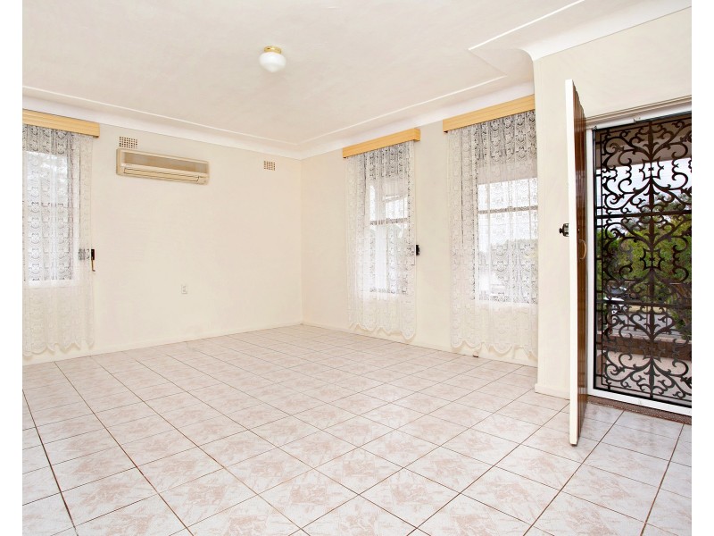 6 Oxley St, Lalor Park NSW 2147