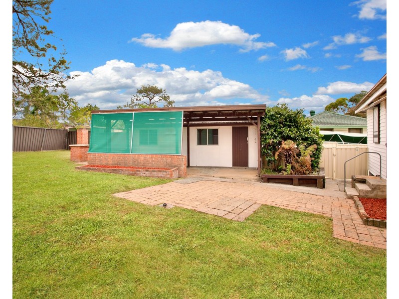 6 Oxley St, Lalor Park NSW 2147
