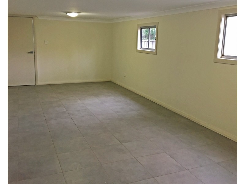 32a  Carrington St, Seven Hills NSW 2147